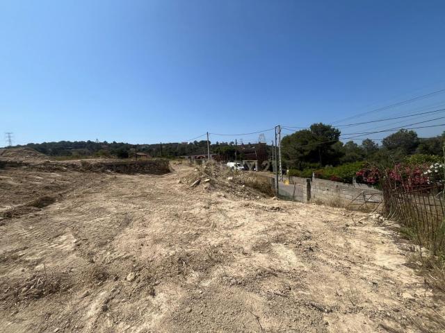 Magnifico terreno urbano en venta en la zona de Canyelles, con vistas al mar