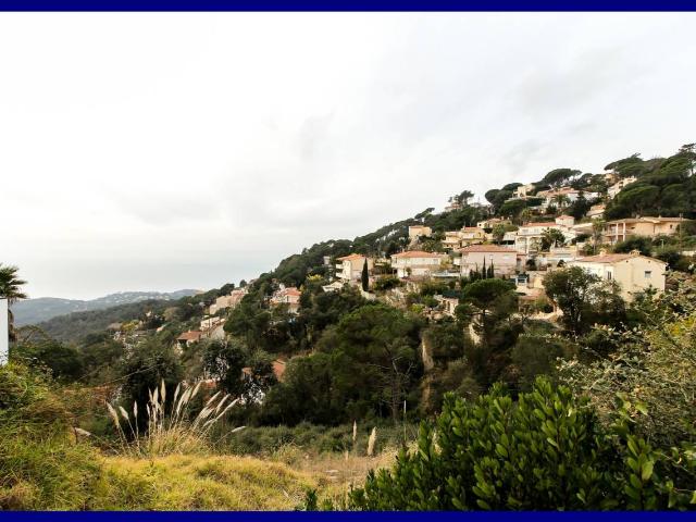 Magnífico terreno con vistas al mar