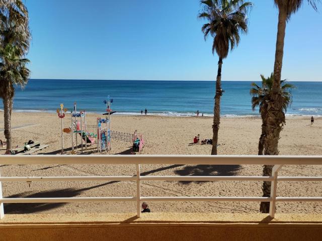 MAGNIFICO Y MODERNO APARTAMENTO CON INCREIBLES VISTAS AL MAR, VENGA A VERLO!