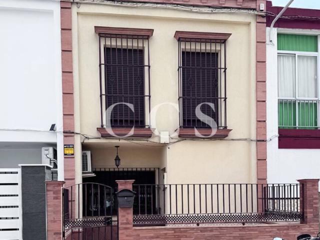 Magnífica casa adosada, cerca Estación de tren, Utrera, Sevilla
