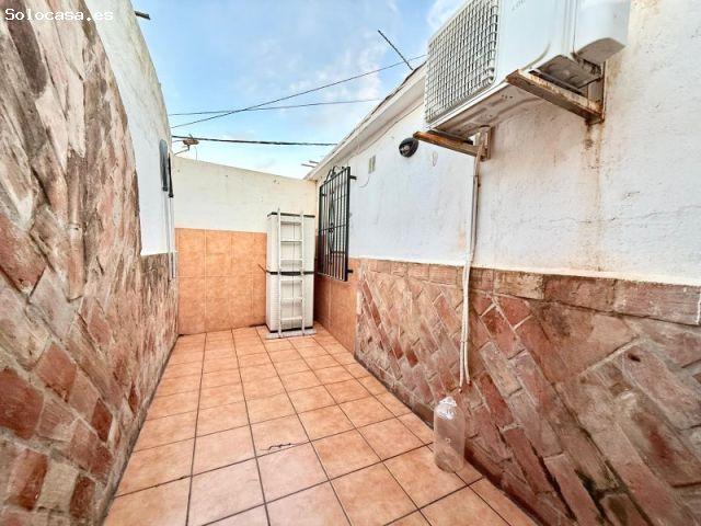Magnífica casa con patio y a un paso de la playa en Almayate
