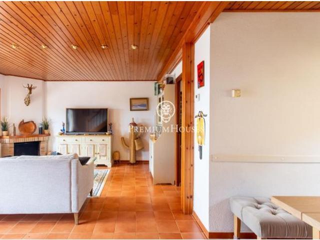 Magnífica casa con piscina y vistas al mar