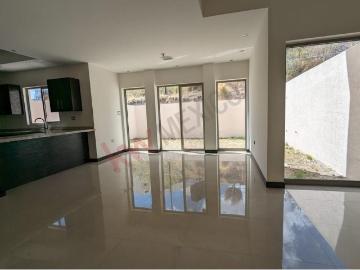 Magnifica casa en bosques del valle