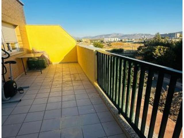 MAGNIFICA CASA EN EL BULEVAR