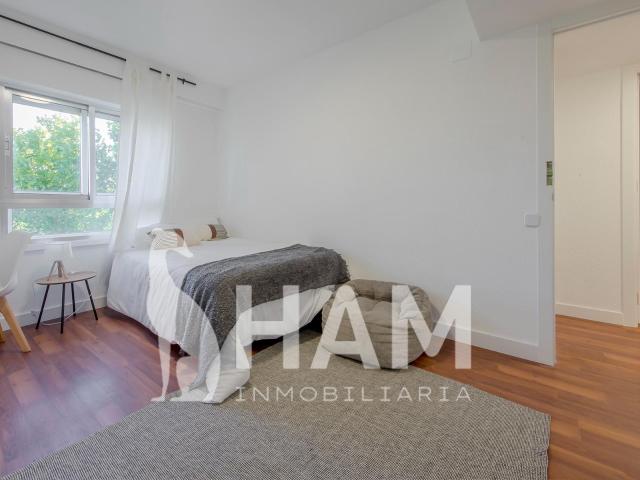 ¡MAGNÍFICA HABITACIÓN EN ALQUILER!