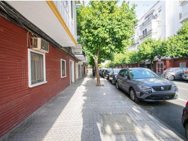 Magnífica oportunidad, gran piso junto Calle Arroyo con terraza!