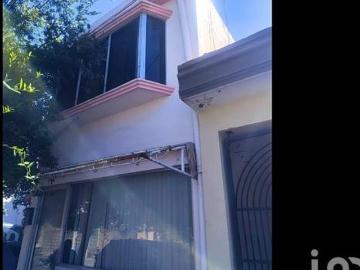 Casa en Venta con potencial de remodelación en El Roble, Solo Recursos Propios Buen costo M2