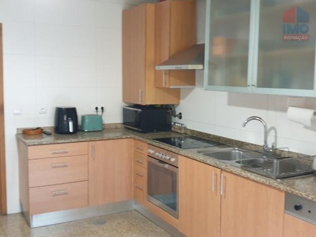 APARTAMENTO T3 COM 2 LUGARES DE GARAGEM NO CENTRO DE VILA REAL