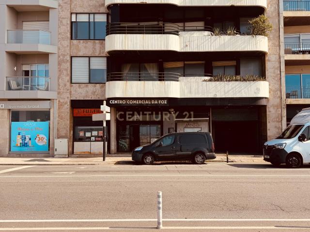 Magnífica Loja na Foz do Douro – Avenida do Brasil, junto ao mar