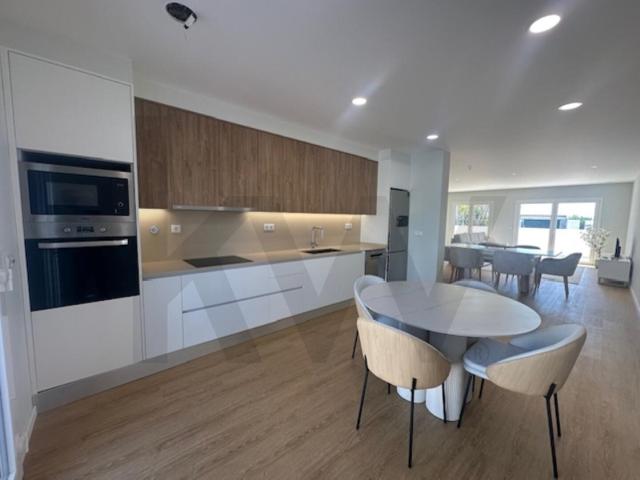 Magnífica Moradia T4 de Arquitetura Contemporânea na Silveira