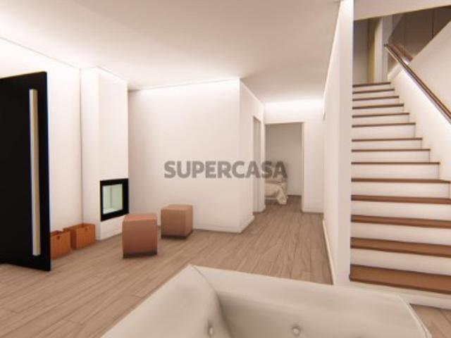 Magnifica Moradia T4, Nova