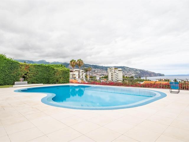 Magnífica Moradia com Vista Mar Zona Nobre 677m² São Martinho