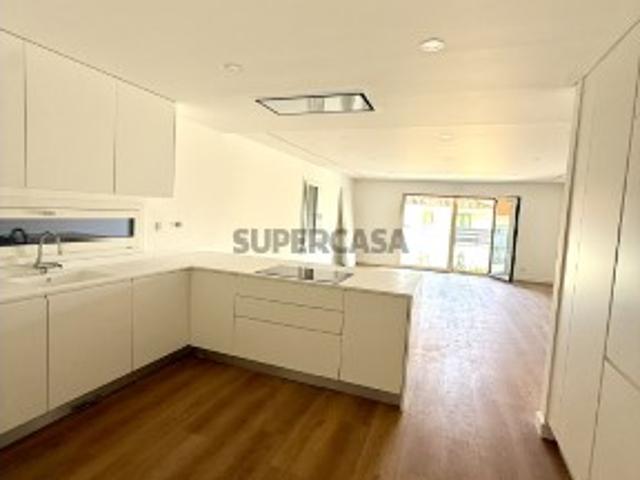 Magnífica moradia contemporânea nova a estrear | 220 m² | 3 suítes | Ás portas de Lisboa