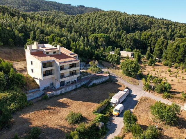 Magnífica Moradia de 13 assoalhadas à Venda no Linhó / Sintra