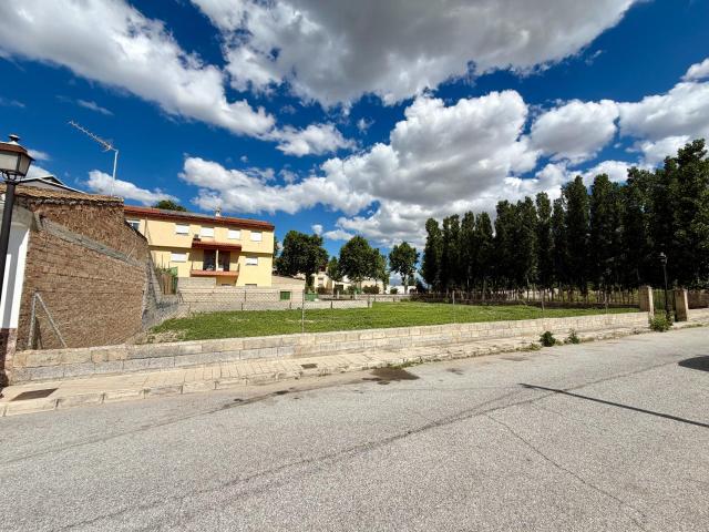 ¡Magnífica parcela urbana en Fuente Vaqueros junto a la ribera del río Genil!