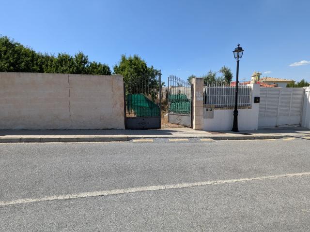 MAGNIFICA PARCELA EN LA URBANIZACION EL ARENAL DE ALHENDIN