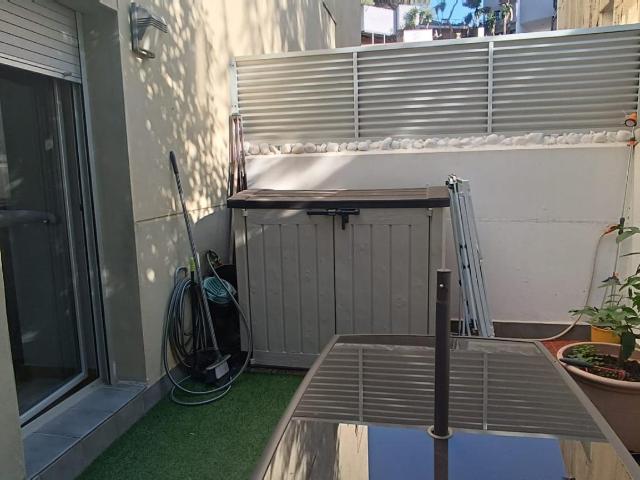 Magnifica planta baja de 90 m2 con patio jardin de 40 m2!