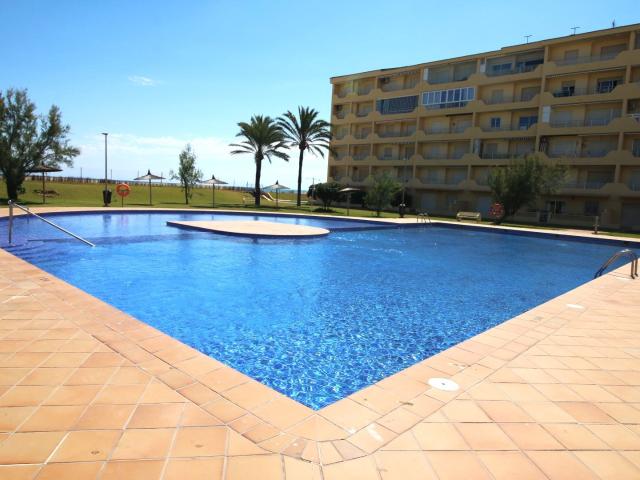 Magnífica planta baja situada en primera línea de playa en l. 113m² Dénia