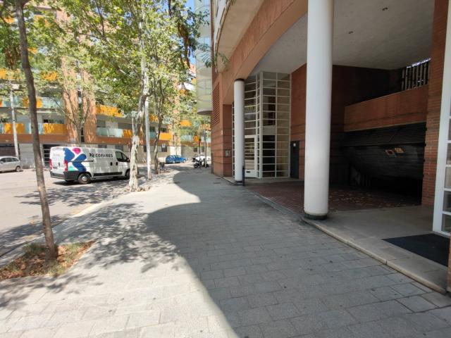 MAGNÍFICA PLAZA CON FÁCIL ACCESO