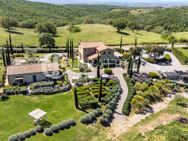 Magnifica proprietà situata in Toscana, oggetto di un accura. 476m² Magliano in Toscana