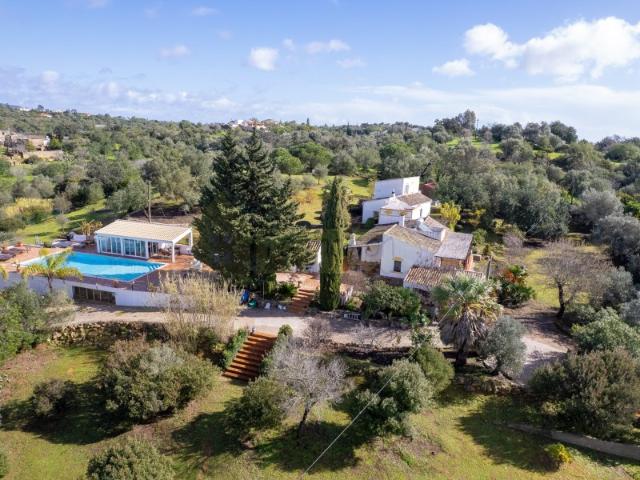 Magnifica quinta de charme com piscina situada perto de Moncarapacho