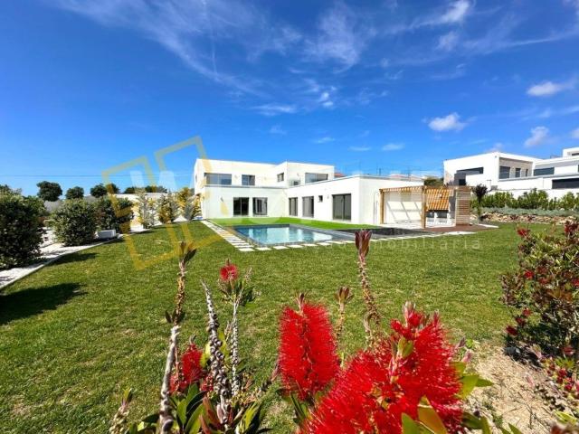 Magnifica Quintinha T3+1 inserida num terreno de 5.334m2 com. 262m² Ferrel