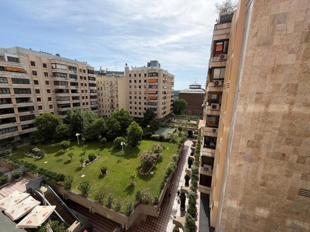 Magnífica vivienda de 127 m2 en finca representativa junto a Moncloa y Princesa