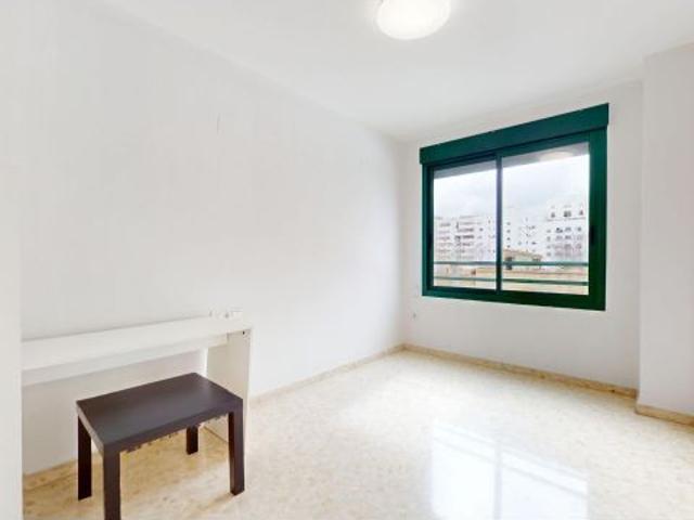 Magnifica vivienda de cuatro habitaciones próxima a la estación del Ave