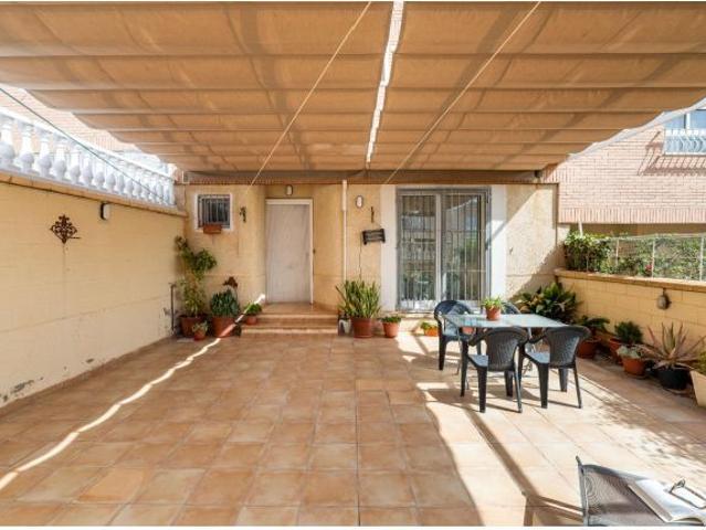 Magnifica vivienda en la Urbanización Villa Maria junto al colegio Goya