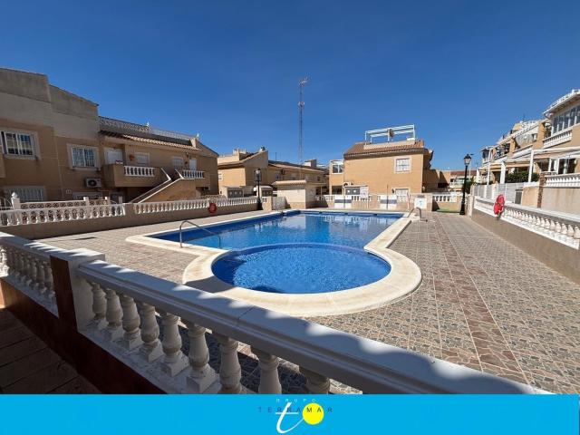 MAGNIFICA VIVIENDA EN PLANTA ALTA, CON PISCINA COMUNITARIA Y SOLARIUM PRIVADO
