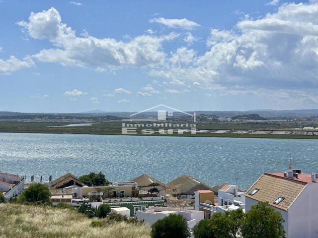 Magnífica vivienda en planta baja con impresionantes vistas panorámicas al río Guadiana y al casco histórico de Ayamonte