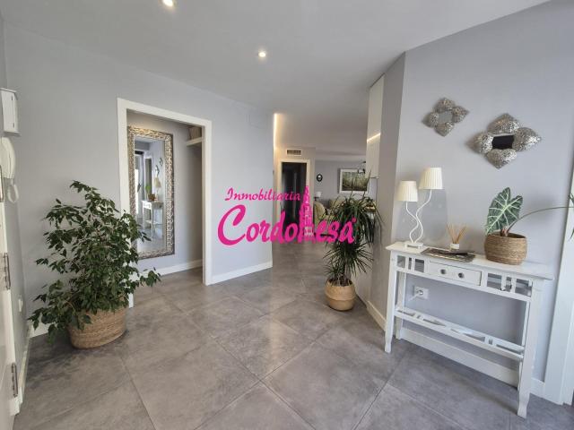 MAGNIFICA VIVIENDA EN PLENO CENTRO, CON GARAJE DOBLE OPCIONAL Y TRASTERO!