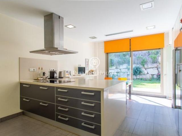 Magnífica vivienda en venta con piscina en Alella