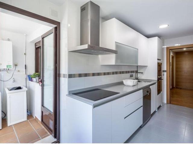 ? Magnífica vivienda en venta en la calle Picos de Europa Granada Capital ✨