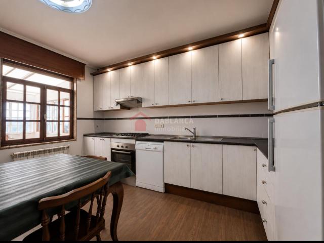 Magnífica vivienda independiente con finca de 3.250 m² en Narón