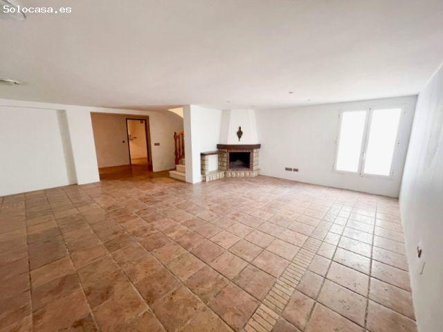 Magnifica villa de 5 habitaciones, 4 baños y piscina privada