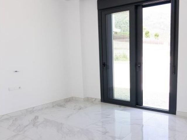 MAGNIFICA VILLA DE NUEVA CONSTRUCCIÓN EN UN NIVEL EN POLOP