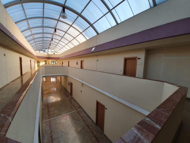 MAGNÍFICAS OFICINAS DISPONIBLES A 800 METROS DE PARADA DE METRO SAN JUAN BAJO