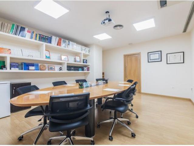 ¡MAGNÍFICAS Y ESPACIOSAS OFICINAS EN ELCHE!