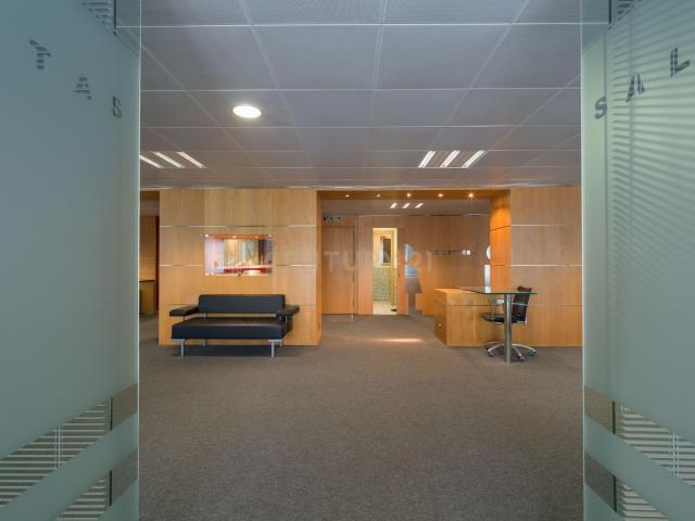 MAGNIFICAS Y MODERNAS OFICINAS EN LA ZONA PUERTO!
