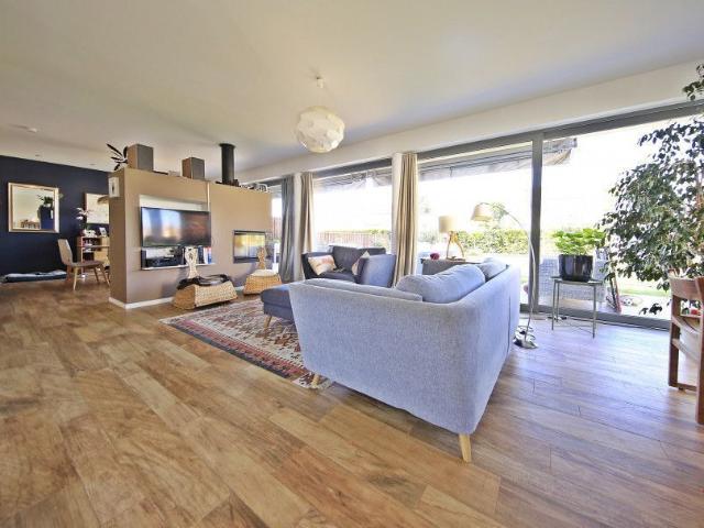 Magnificent 6.5p villa / 4 bedrooms + office / 3 bathrooms / garden and pool