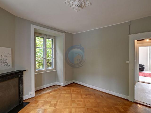 MAGNIFICENT 7.5 ROOM APARTMENT WITH LAKE VIEW