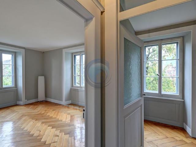 MAGNIFICENT 7.5 ROOM APARTMENT WITH LAKE VIEW