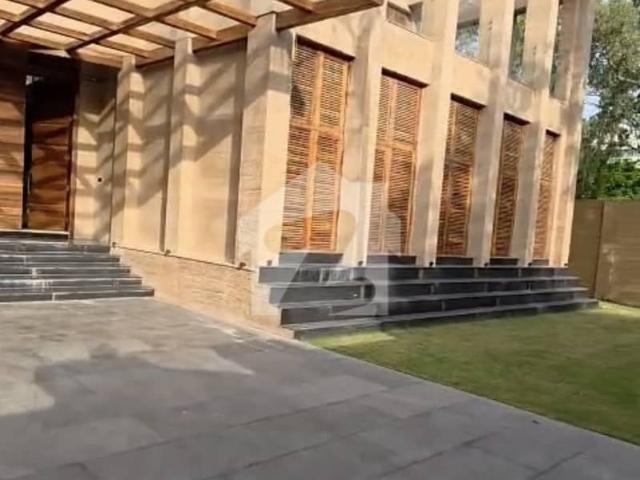 Magnificent 1300 Yards Luxury Residence For Sale Main Embassy Road One Of Islamabads Most Elite &Amp  Secure Locations 09 Spacious Size Bedroom