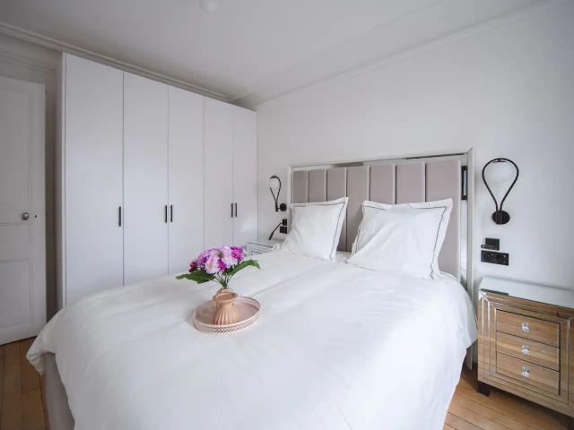 Magnificent apartment in the 16th arrondissement, Paris Amsterdam Apartments for Rent