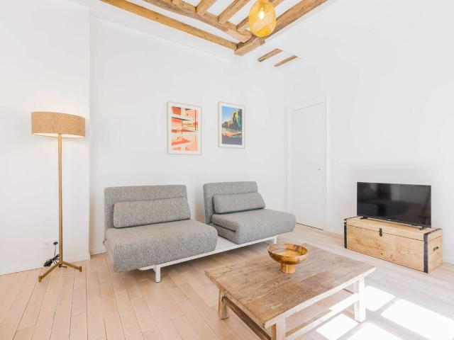 Magnificent apartment just a stone's throw from Châtelet Les Halles, Paris Amsterdam Apartments for Rent