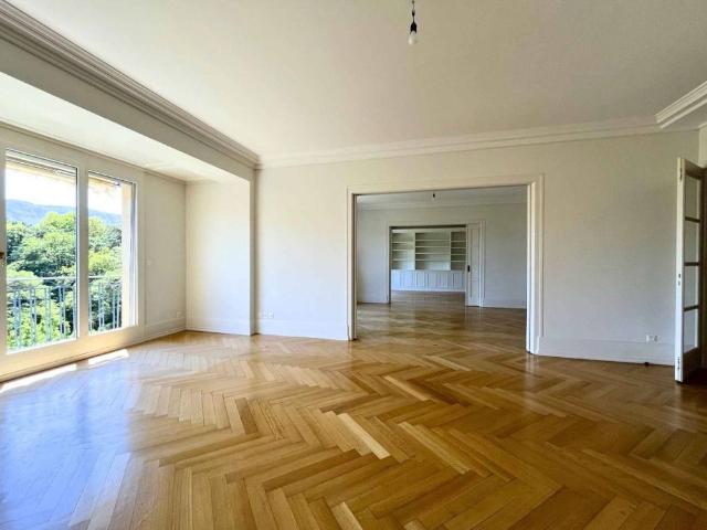 Magnificent apartment with a view of the Park