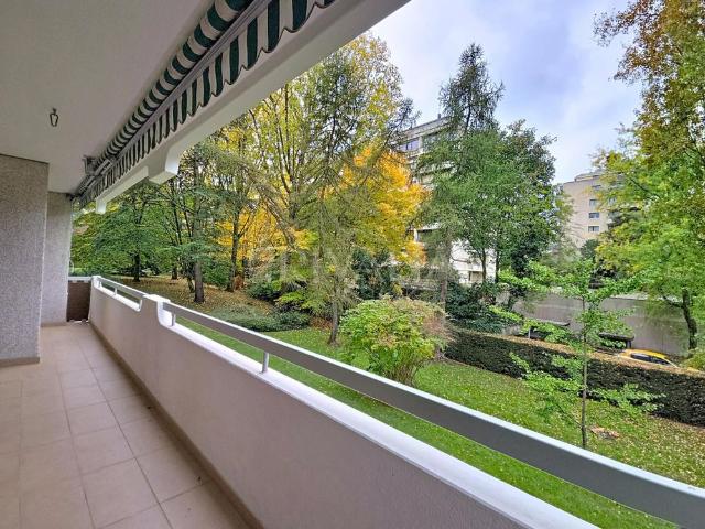 Magnificent crossing flat in a green environment in the heart of Florissant