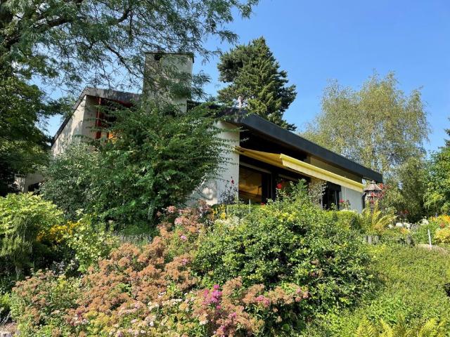 Magnificent detached unfurnished villa with splendid lake view in Féchy