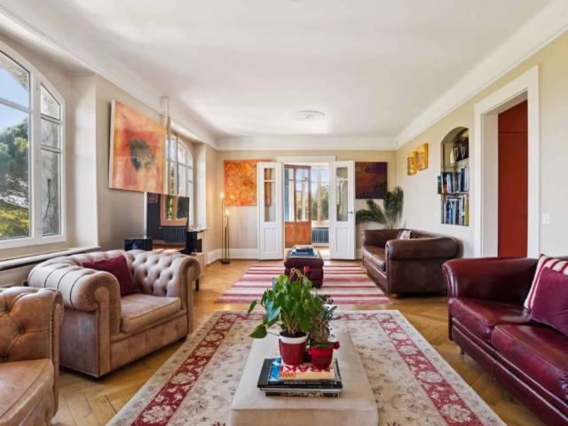 Magnificent detached house renovated with character